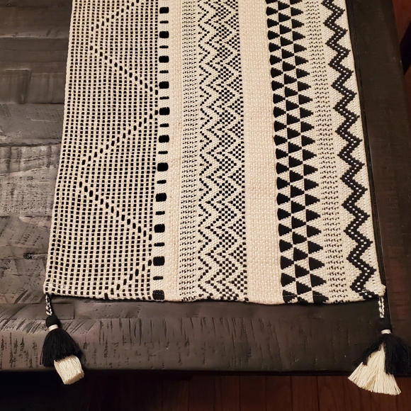 Pier 1 Black and Cream Patterned Table Runner - Picture 2 of 8